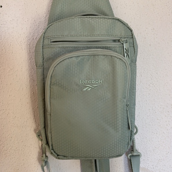Reebok crossbody bag - Picture 2 of 5